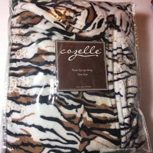 Cozelle Plush Zip Up Wrap One Size